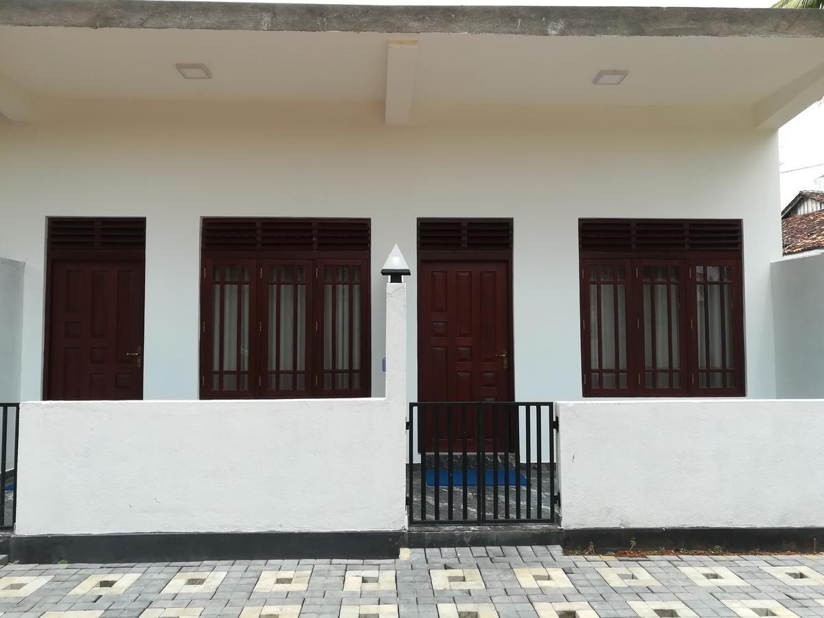 Sea Breeze Hotel Bentota Exterior photo