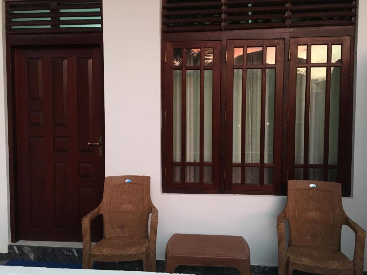 Sea Breeze Hotel Bentota Exterior photo